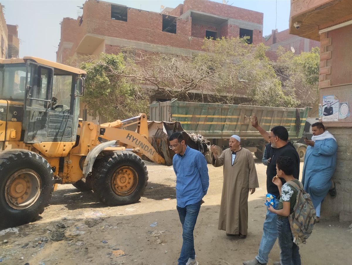 استجابة سريعة لشكاوى المواطنين حملة نظافة وشفط مياه مكبرة لرفع كفاءة الشوارع وتحسين الخدمات بــ “أبو النمرس”
