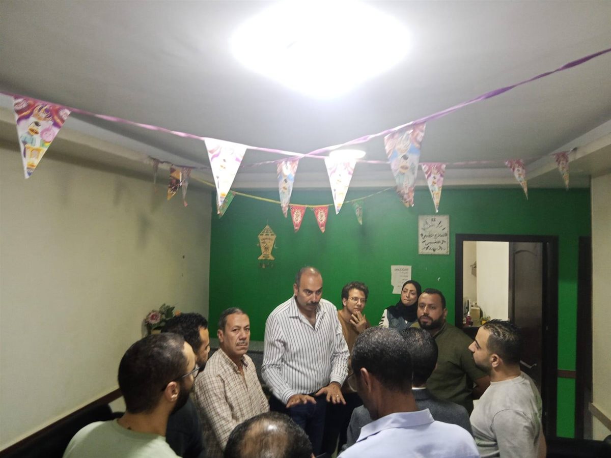 محافظ الجيزة يتابع إخلاء عقارين مائلين بكفر طهرمس