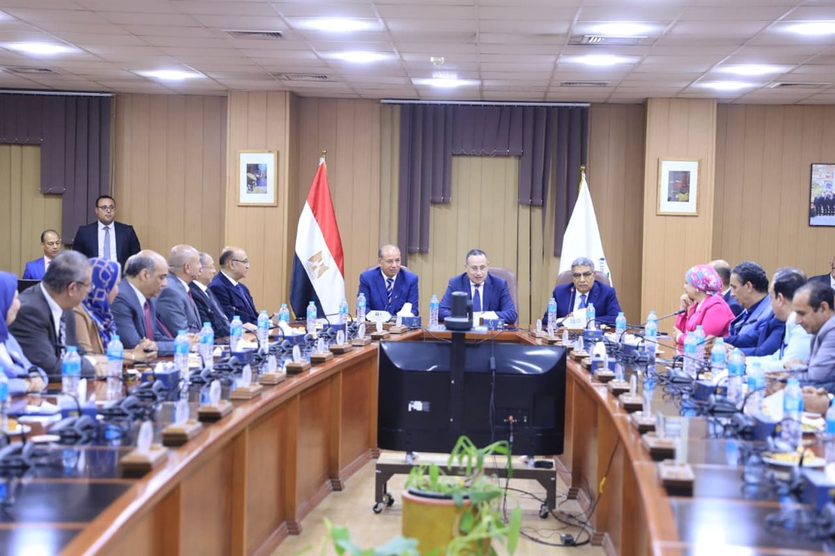 وزير التعليم العالي خلال اجتماع مجلس جامعة المنصورة