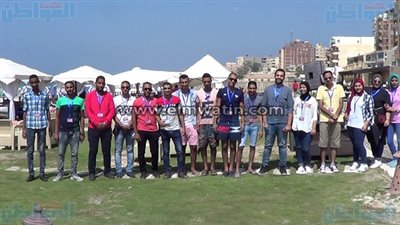 بالصور.. «شيبة» يحيي احتفالات العيد على شواطئ الإسكندرية