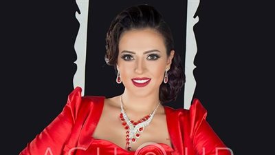 بالصور.. «كيرا الصباح» ملكة جمال ترتدي علم «مصر»