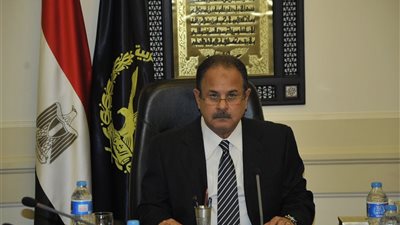 وزير الداخلية يحيل 