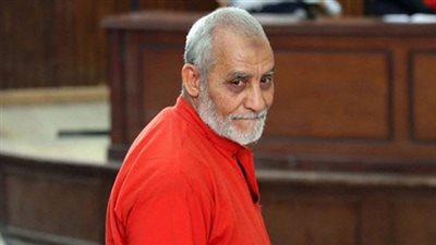 بدء جلسة محاكمة بديع و738 آخرين في 