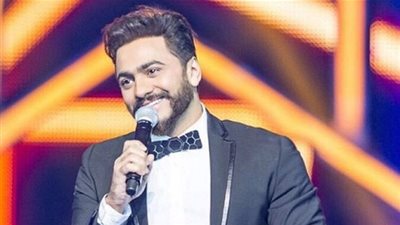 تامر حسنى يهنئ تيم الحسن بعقد قرانه