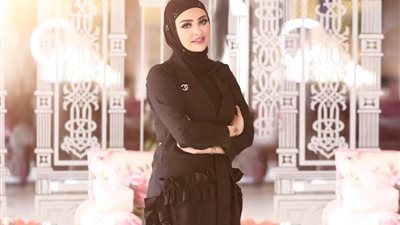 صور| الأسود يتربع على عرش أزياء 