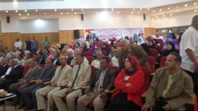 أمناء ومعلمي الخارجة ينظمون مؤتمراً بعنوان 