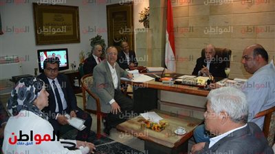 صور| محافظ جنوب سيناء يلتقي بـ60 مواطنا لحل مشكلاتهم 