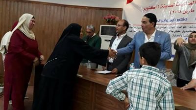 صور| النائب أيمن أبو العلا يوجه التحية لأمهات مصر من مدينة أكتوبر