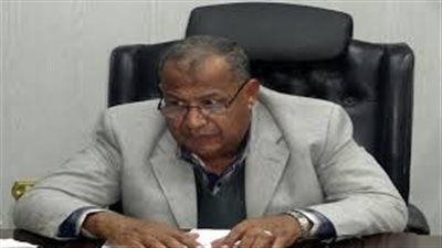 صور| مياه سوهاج تهدي كأس بطولة دورى مياه الشرب لشباب قرية بلصفورة