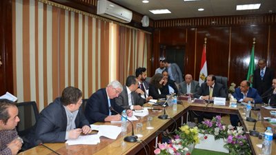 محافظ الدقهلية: البدء فى دراسة مشروعى مترو المنصورة و