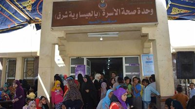 الكشف والعلاج على 1600 حالة بقافلة جامعة سوهاج 