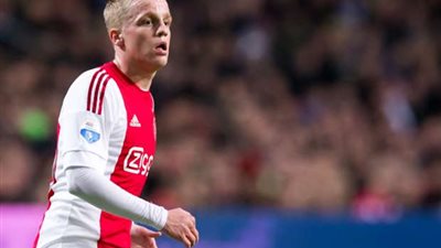 فان دي بيك لاعب أياكس علي رادار يوفنتوس
