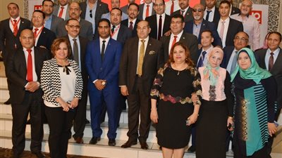 محافظ سوهاج يشهد مؤتمر البرنامج التسويقي لتحسين اقتصاديات الصيدليات في مصر