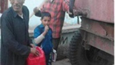 صور| معاناة أهالي الفيوم من انقطاع المياه لفترة طويلة واللجوء لشراء