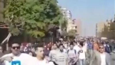 انتخابات الرئاسة 2018| فيديو.. مسيرة حاشدة من الشباب تطالب الشعب المصري للمشاركة بالعرس الانتخابي