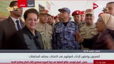 لجنة الانتخابات الرئاسية| نادية عبده تدلي بصوتها بالبحيرة وسط حشد من المواطنين