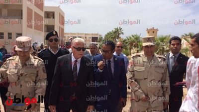 محافظ جنوب سيناء يتفقد اللجان الانتخابية بمدينة الطور ويؤكد نسبة التصويت 10% (فيديو)