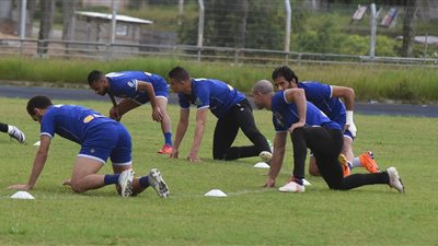 الأهلي يواجه الفجيرة بالأزرق