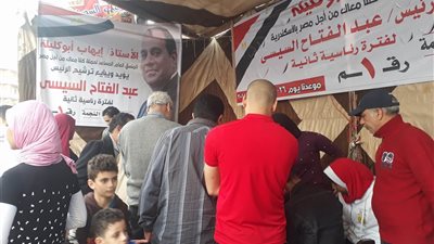 صور| قبل ساعات من غلق اللجان.. تزايد إقبال المواطنين للإدلاء بأصواتهم بالإسكندرية