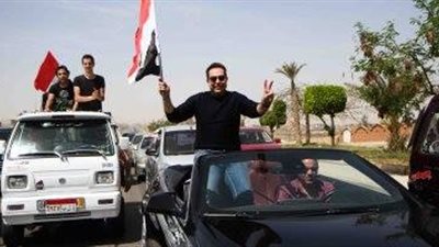 انتخابات الرئاسة 2018 : حكيم يقود أفواج الناخبين بشوارع 6 أكتوبر 