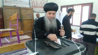 الأنبا أغاثون أسقف مغاغة والعدوة يشارك في الانتخابات الرئاسية 2018