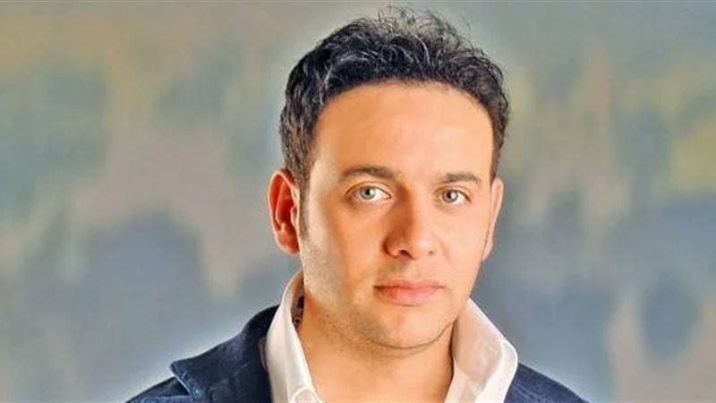 مصطفي قمر 