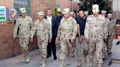 وزير الدفاع يتفقد عدد من لجان انتخابات الرئاسة المصرية 2018 