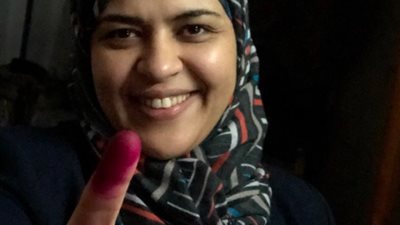داليا زيادة تدلي بصوتها في انتخابات الرئاسة المصرية 2018.. وتؤكد: مصر تتجه نحو الديمقراطية