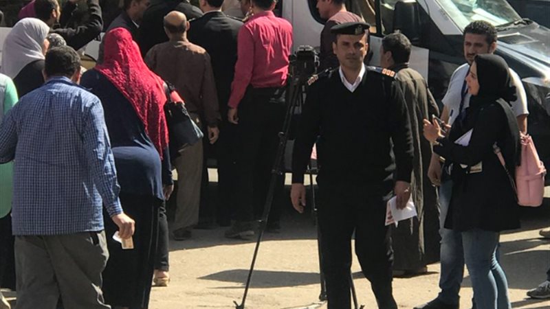 الشرطة تنقل مسنة