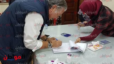 مصطفى فهمي يدلي بصوته في الانتخابات المصرية 2018 بالدقي 