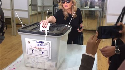 يسرا تعلق على مرددي عبارة 