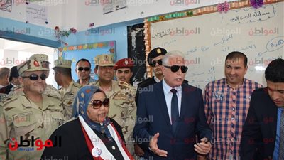 صور| محافظ جنوب سيناء يشيد بدور المرأة السيناوية بعد المشاركة في انتخابات الرئاسية