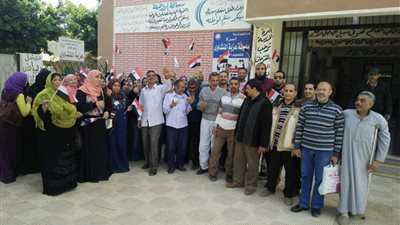 صور| توافد الناخبين على مدرسة عزبة المنشاوي بالغربية
