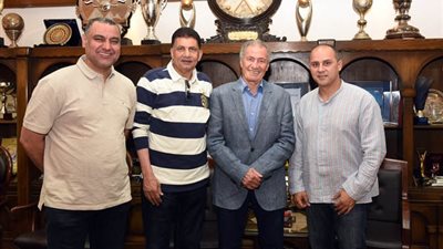 حسن مصطفى يطمئن على ترتيبات الأهلي لاستضافة بطولة إفريقيا لليد