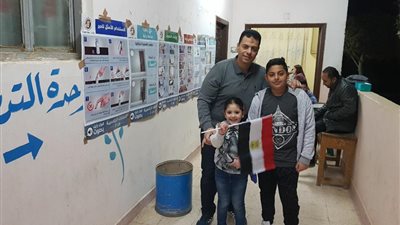 حميدة يدلى بصوته في انتخابات الرئاسة ٢٠١٨