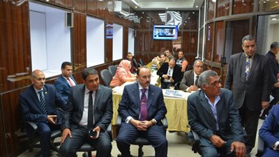 محافظ الدقهلية لرئيس الوزراء: انتظام العملية الانتخابية بأنحاء المحافظة وتزايد نسبة التصويت