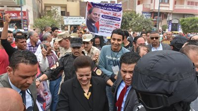 أول سيدة محافظ تتفقد اللجان الانتخابية في البحيرة