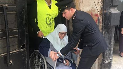 فيديو وصور| ملحمة وطنية  من طراز فريد يجسدها رجال الشرطة مع الشعب المصرى
