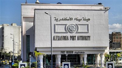 استمرار غلق بوغازي الإسكندرية والدخيلة جراء العاصفة الترابية
