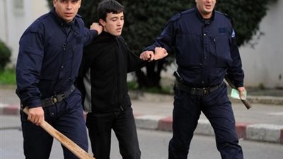 مجنون يقتل ويصيب 9 أشخاص بسبب أثاث منزله