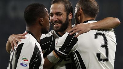 هيجواين يقود هجوم يوفنتوس المتوقع أمام ميلان 