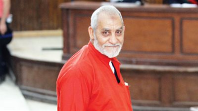 تأجيل محاكمة محمد بديع و738 آخرين في 