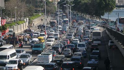 كثافات مرورية على محاور الجيزة وأعلي كوبري أكتوبر