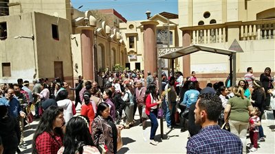 مسيحيو بنى سويف يحتفلون بأحد الشعانين.. والأسقف يترأس صلاة الجناز 