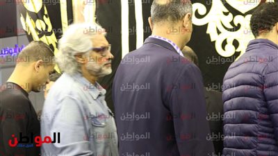 احمد ناجي يقدم واجب العزاء في والدة إيهاب لهيطة  
