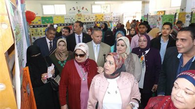 صور| بحضور لجنة وزارية.. 