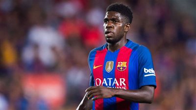 لاعب برشلونة يصدم مانشستر يونايتد بسعادته في كتالونيا