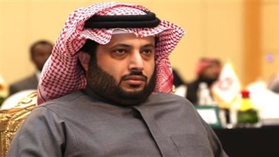 أل الشيخ يهدى لاعب إتحاد جدة معسكر إعداد في يونايتد