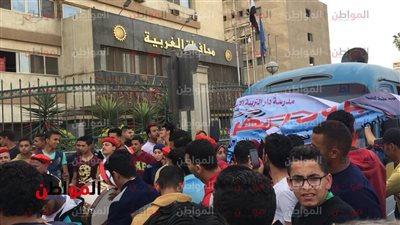 صور| احتفالات المئات أمام ديوان محافظة الغربية بفوز الرئيس السيسي فى الانتخابات الرئيسية
