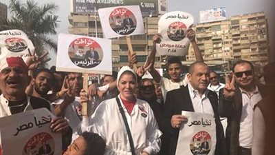 احتفالات المصريين بفوز السيسي في ميدان روكسي  